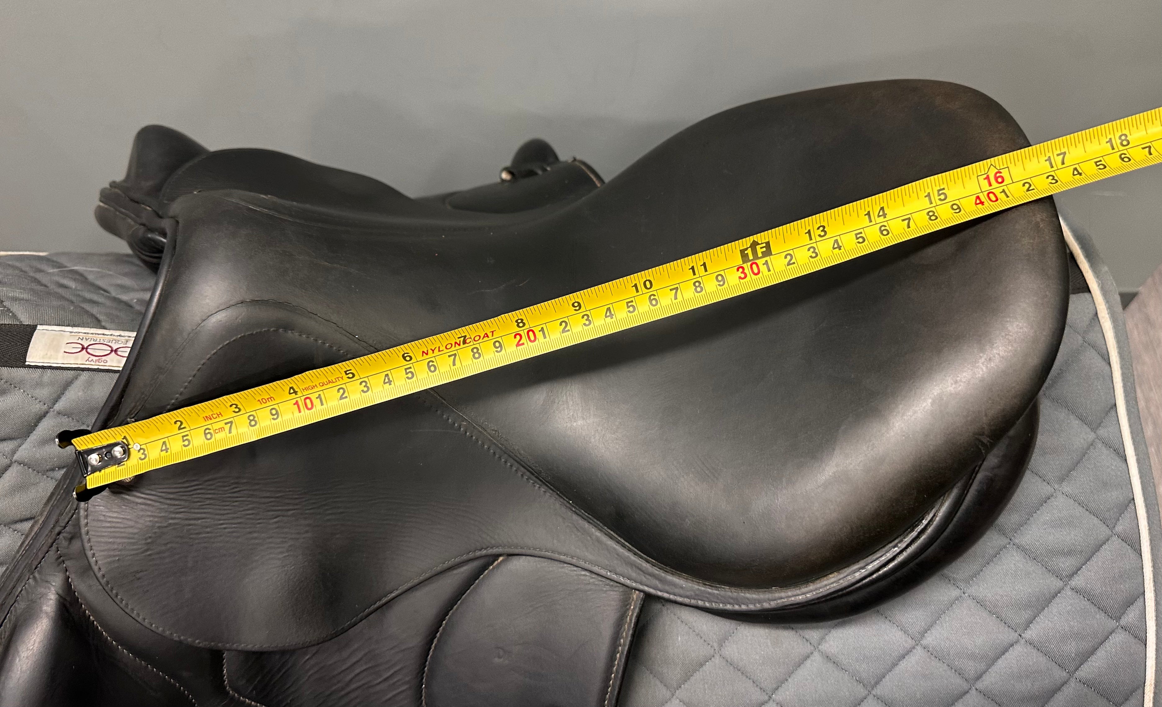 Used Black Devacoux Chiberta Jump Saddle 16.5" Medium Tree