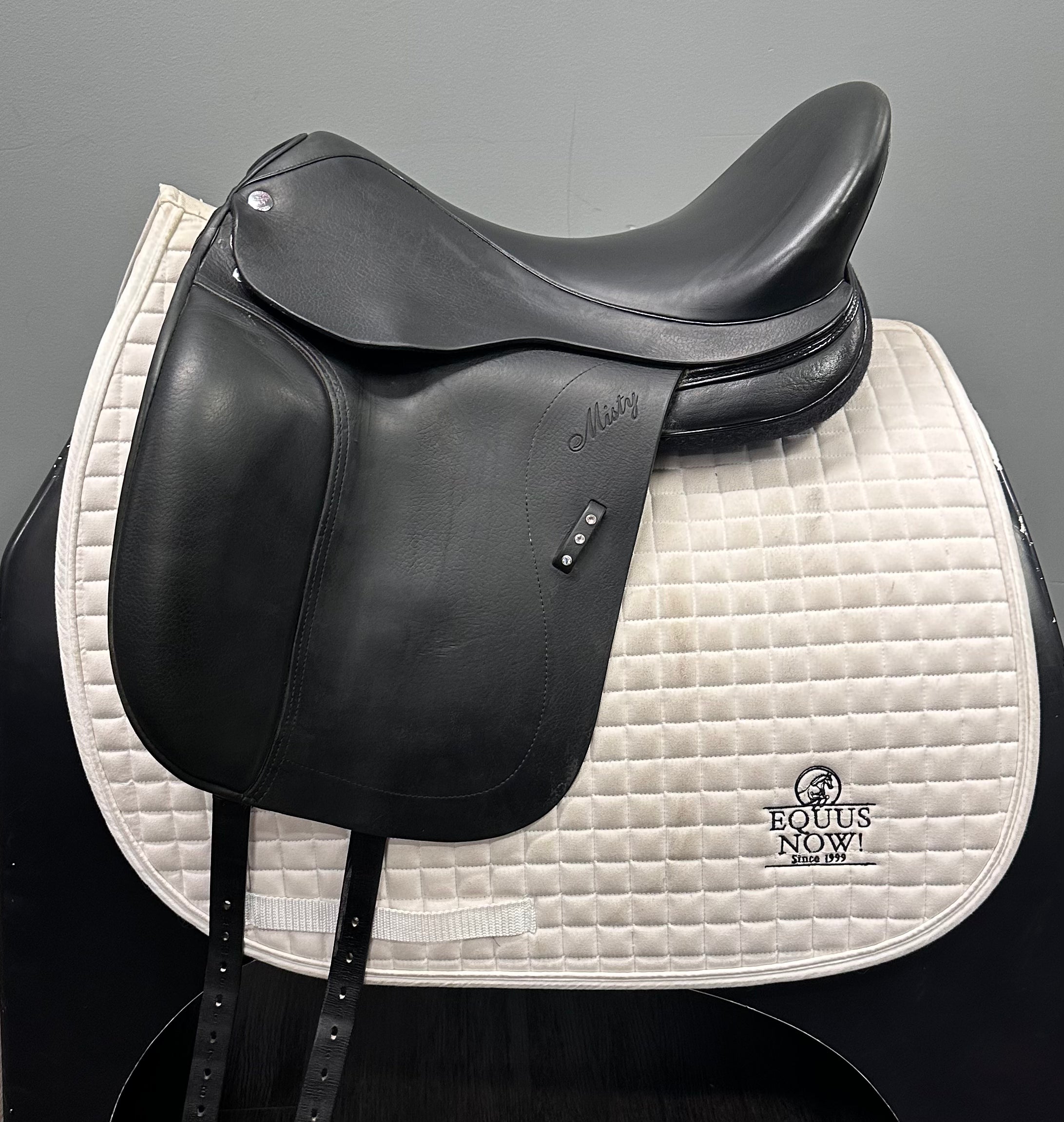 Used Patrick Saddlery Dressage Saddle 18" Medium-Wide Tree