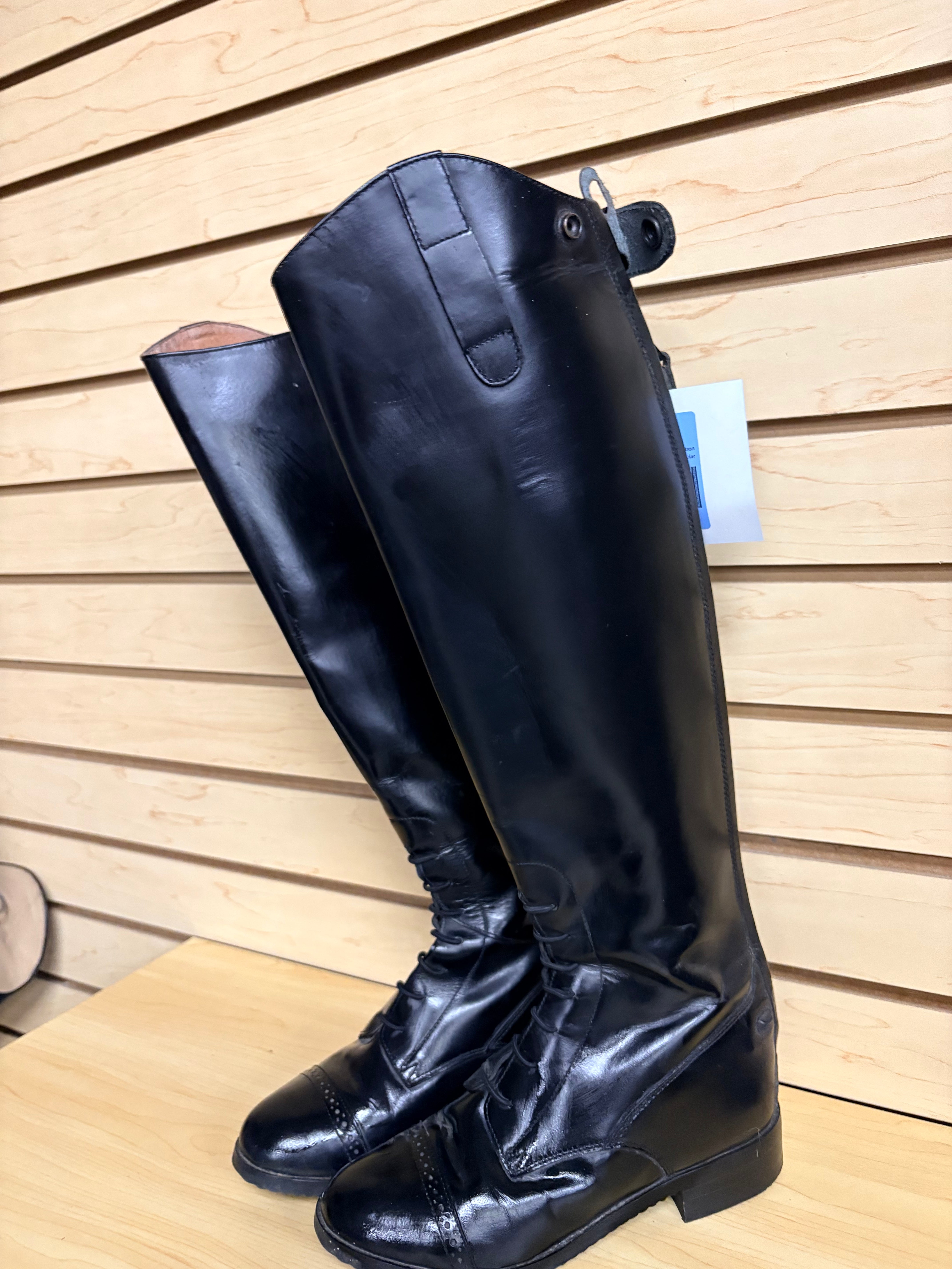 Used 5 1/2 Black Ovation Field Boots Slim/Regular