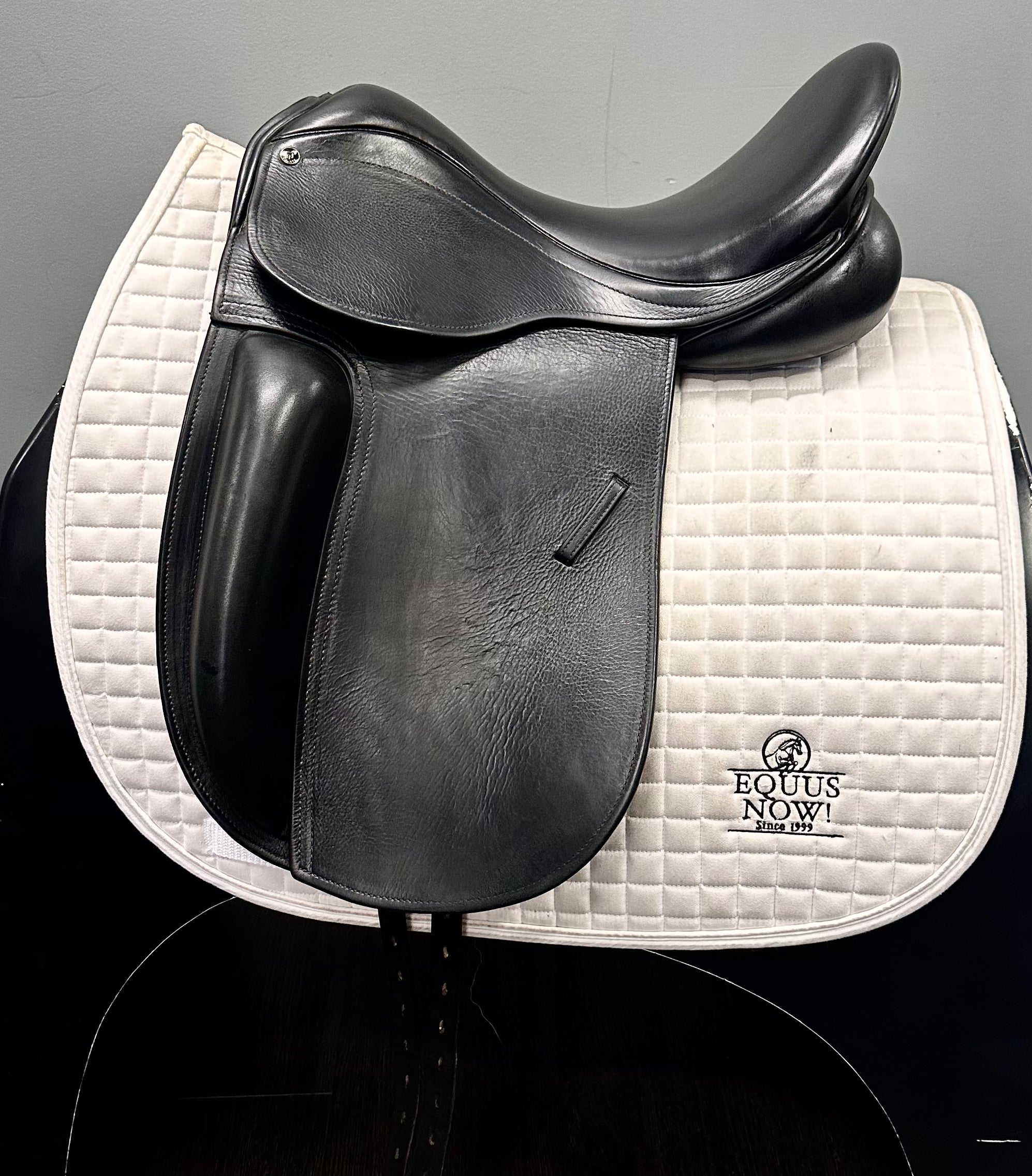 Used County Fusion Dressage Saddle 17" Medium Tree