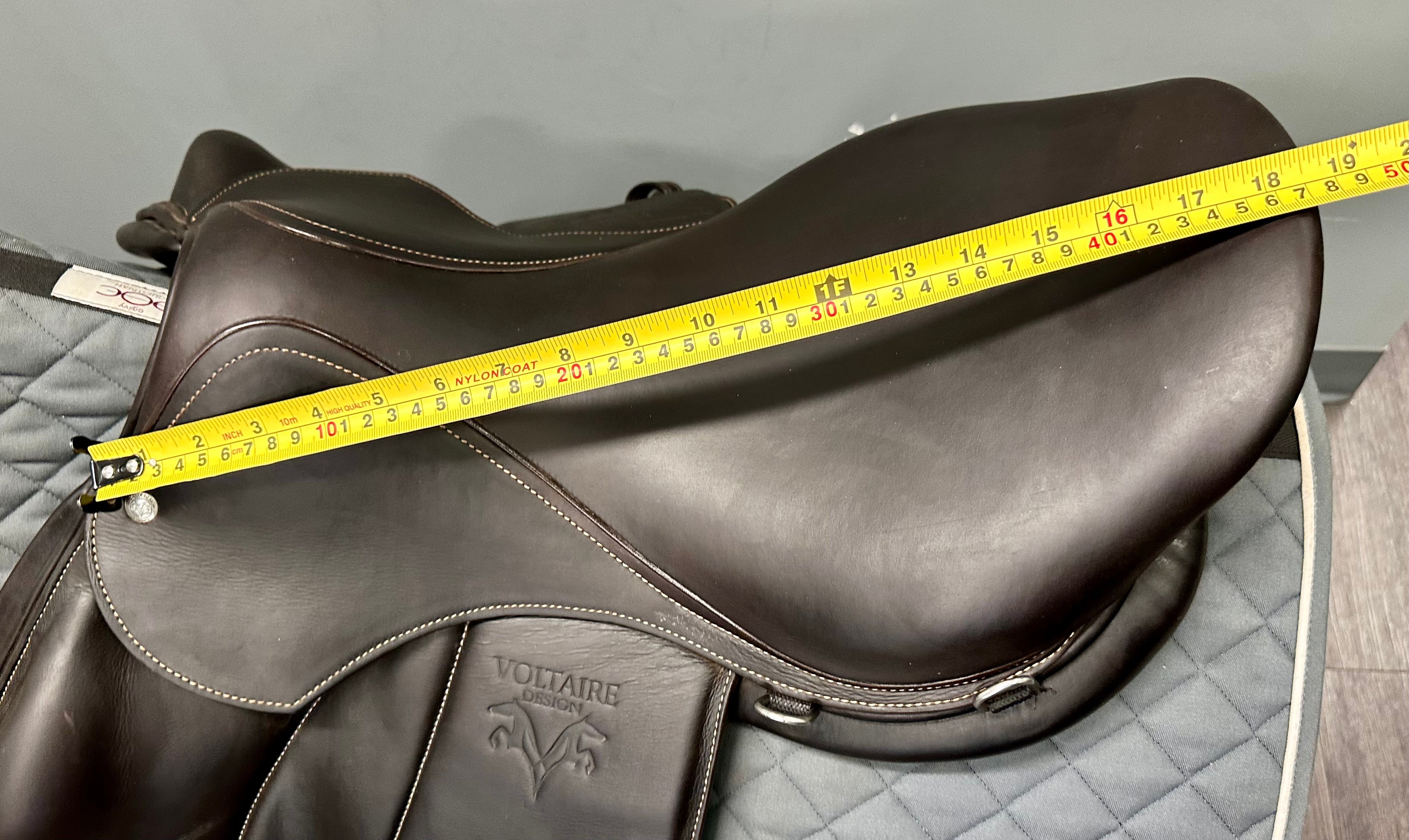 Used Voltaire Lexington Jump Saddle 18" Medium Tree