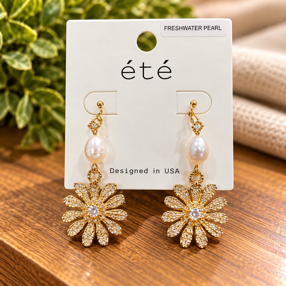 Ete Pearl Flower Earrings