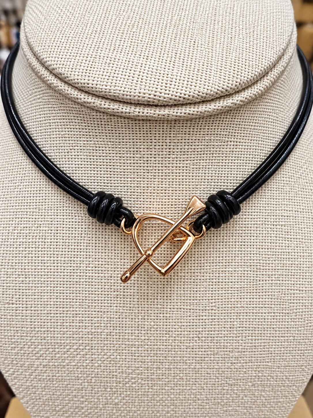 LEATHER NECKLACE