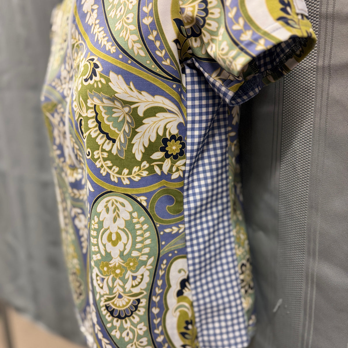 Used Small Green/Blue Paisley FITS Sun Shirt