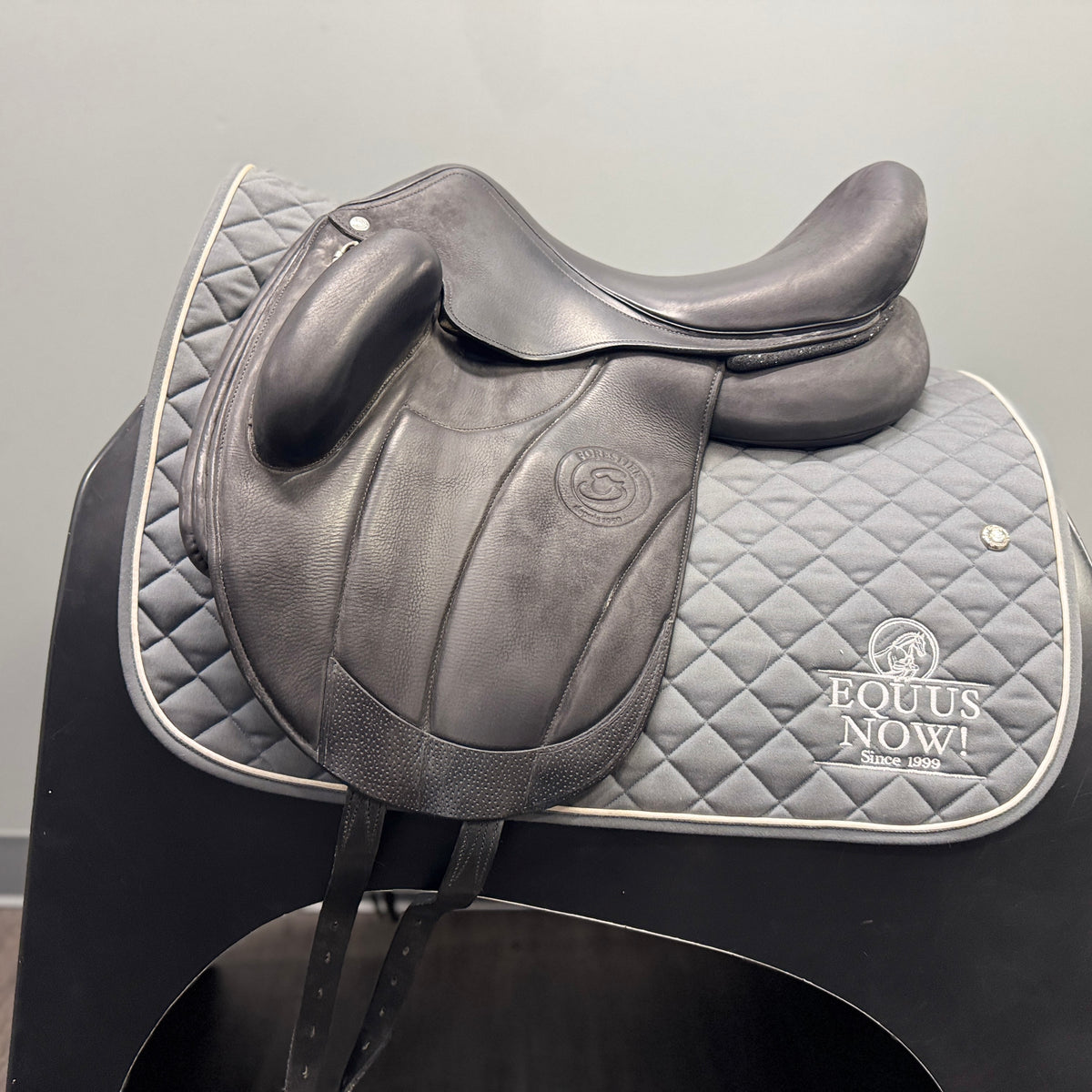 Used Forestier Aachen Dressage Saddle 17" Medium Tree