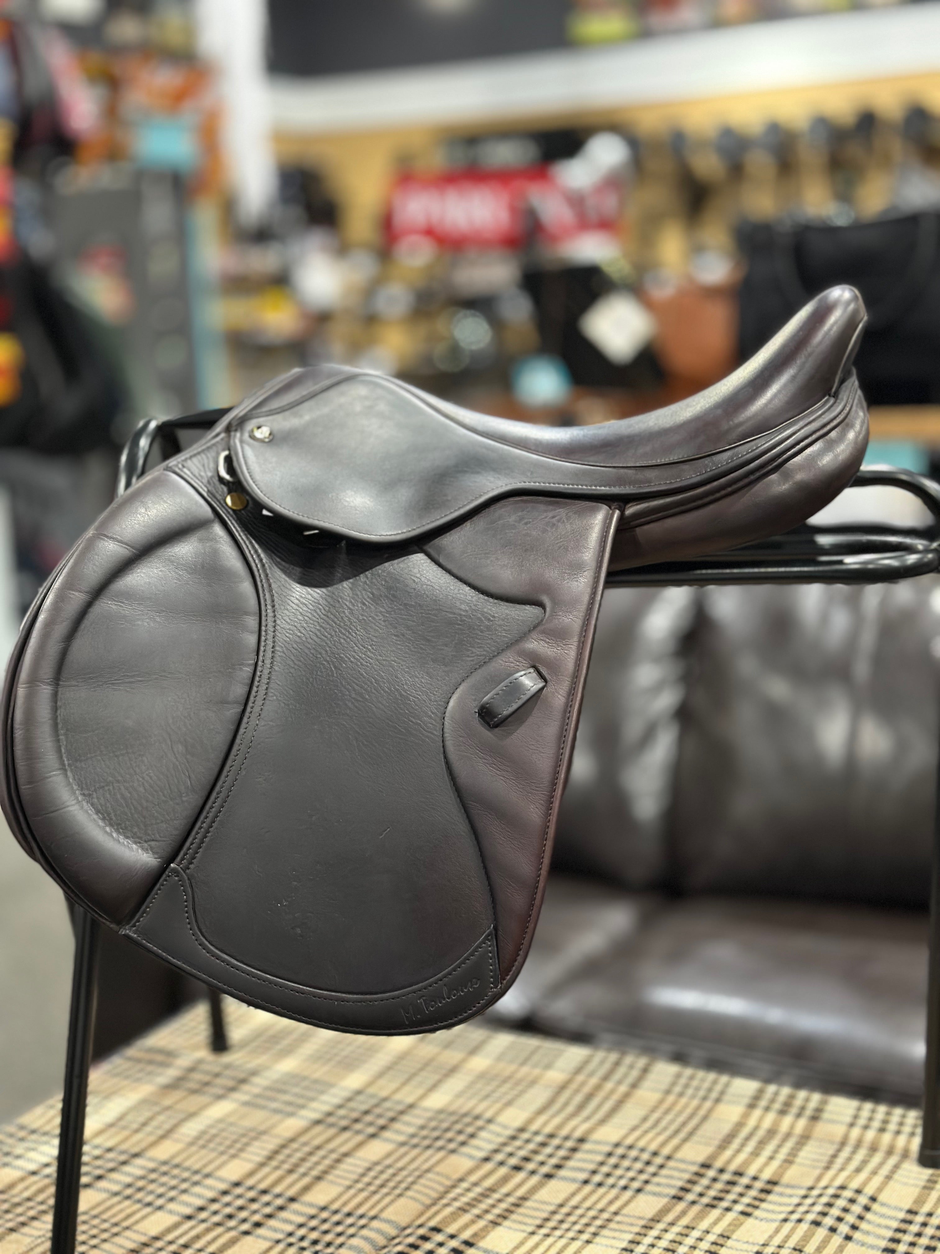 Used M Toulouse Premia Jump Saddle 17.5" Medium Tree