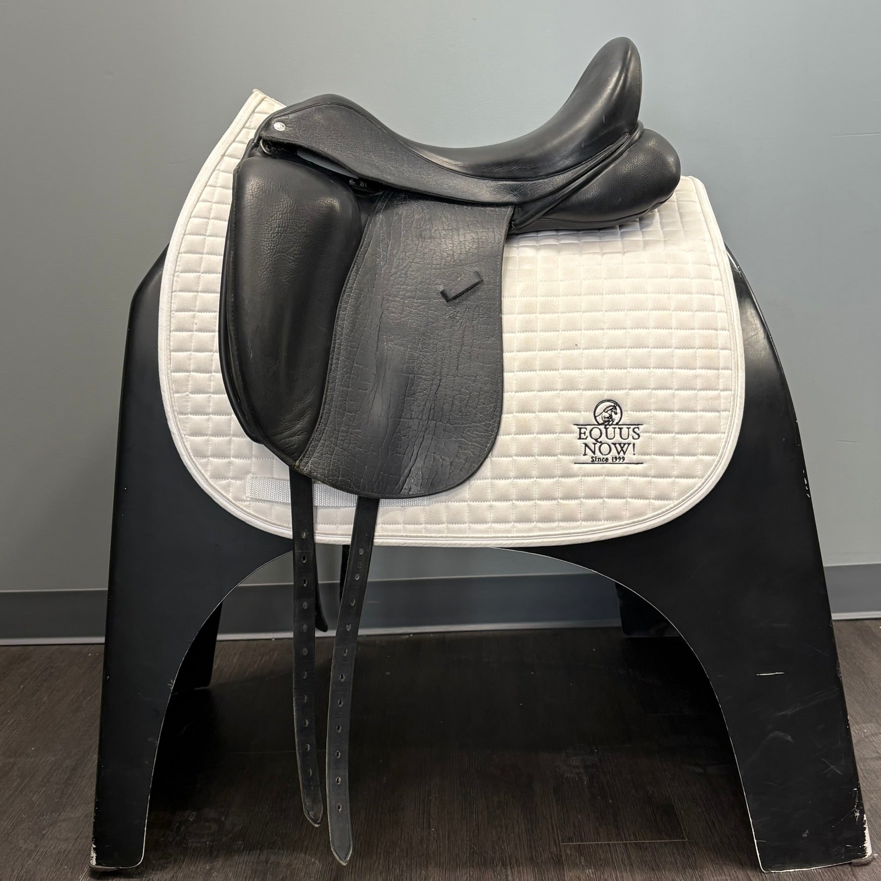 Used Custom Steffen Advantage Dressage Saddle 17.5" Wide tree