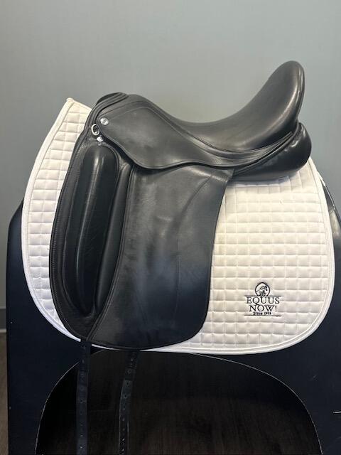 Used Sankey XTS Dressage Saddle 18" Wide Tree