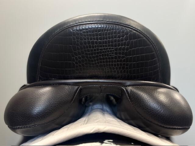 Used Trilogy Verago Elite Dressage Saddle 18" Wide Tree