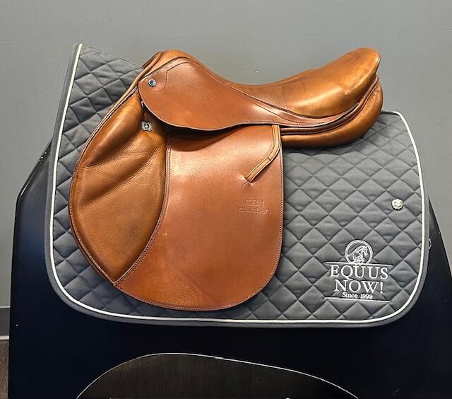 Used Stubben Zaria Jump Saddle 17" Medium Wide Gullet