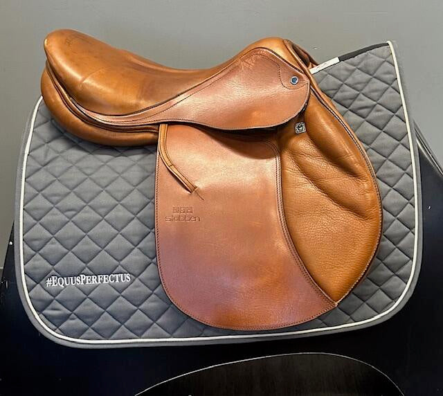 Used Stubben Zaria Jump Saddle 17" Medium Wide Gullet