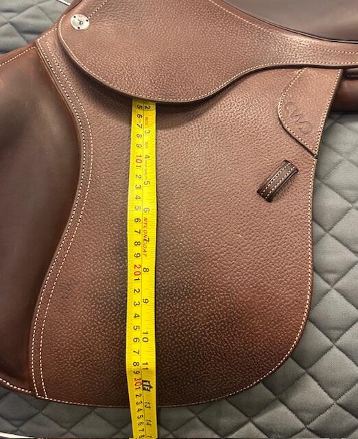 Used CWD XTC Close Contact Saddle 17" Medium Tree