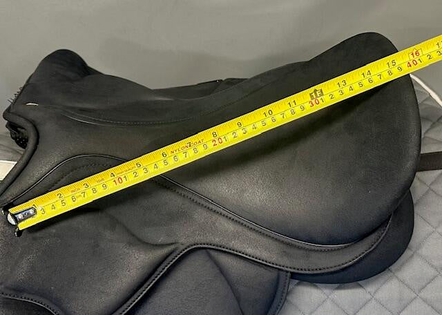 Used Wintec Pro Pony Saddle 15.5" Medium Wide Tree