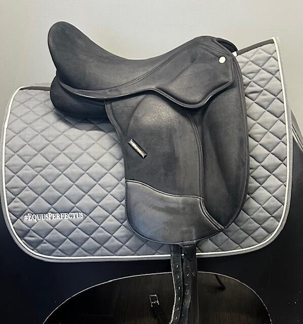 Used Wintec Pro Pony Saddle 15.5" Medium Wide Tree