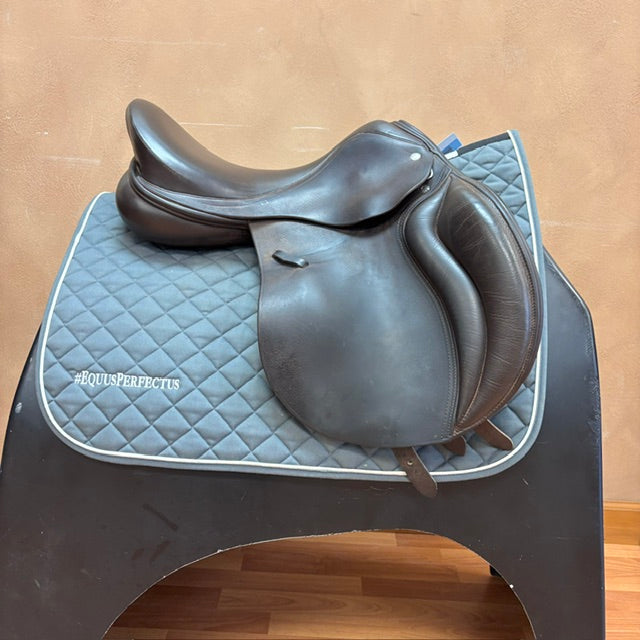 Used Loxley Bliss Jump Saddle 17" Wide Tree