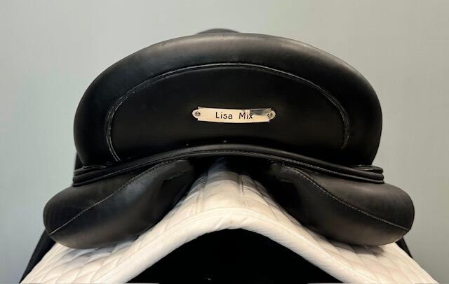Used Devoucoux Dressage Saddle 18" Medium Tree