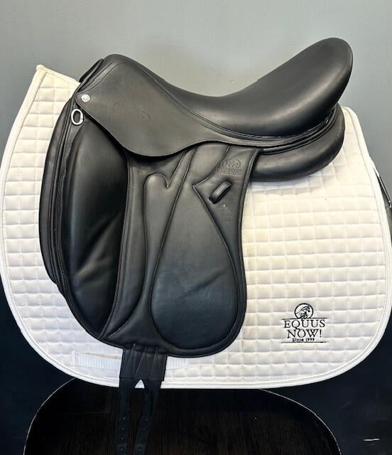 Used Devoucoux Dressage Saddle 18" Medium Tree