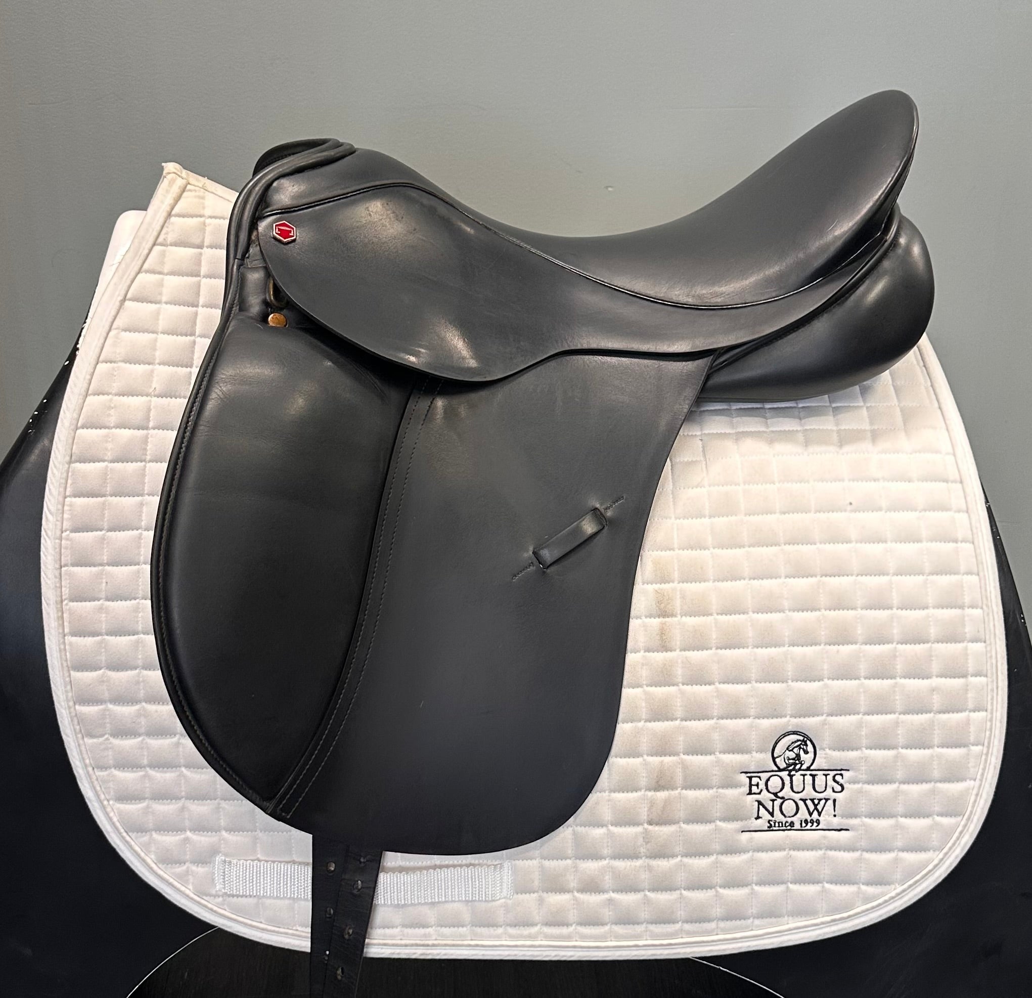 Used Albion Dressage Saddle 18.5" Medium Tree