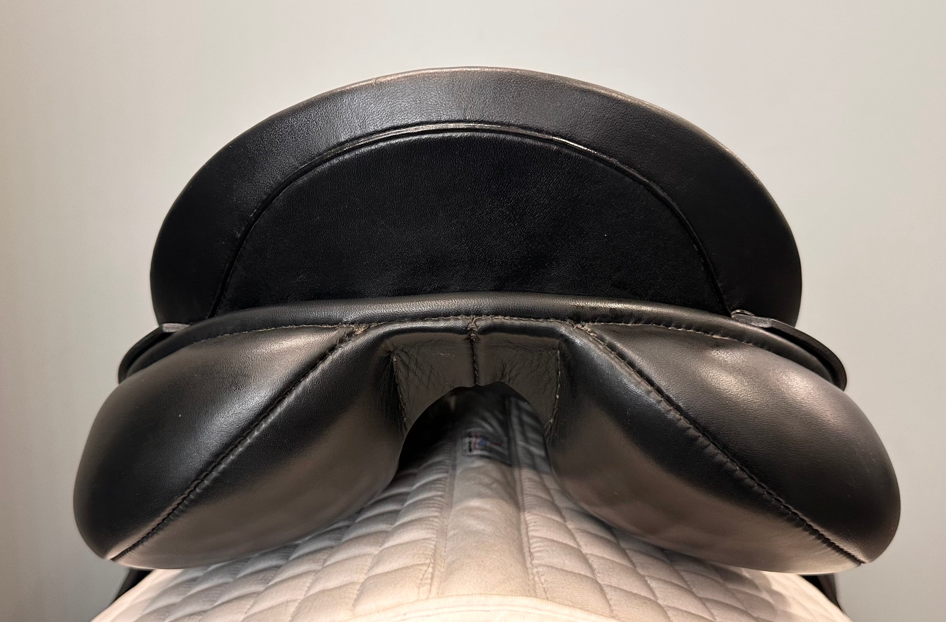 Used Albion Dressage Saddle 18.5" Medium Tree