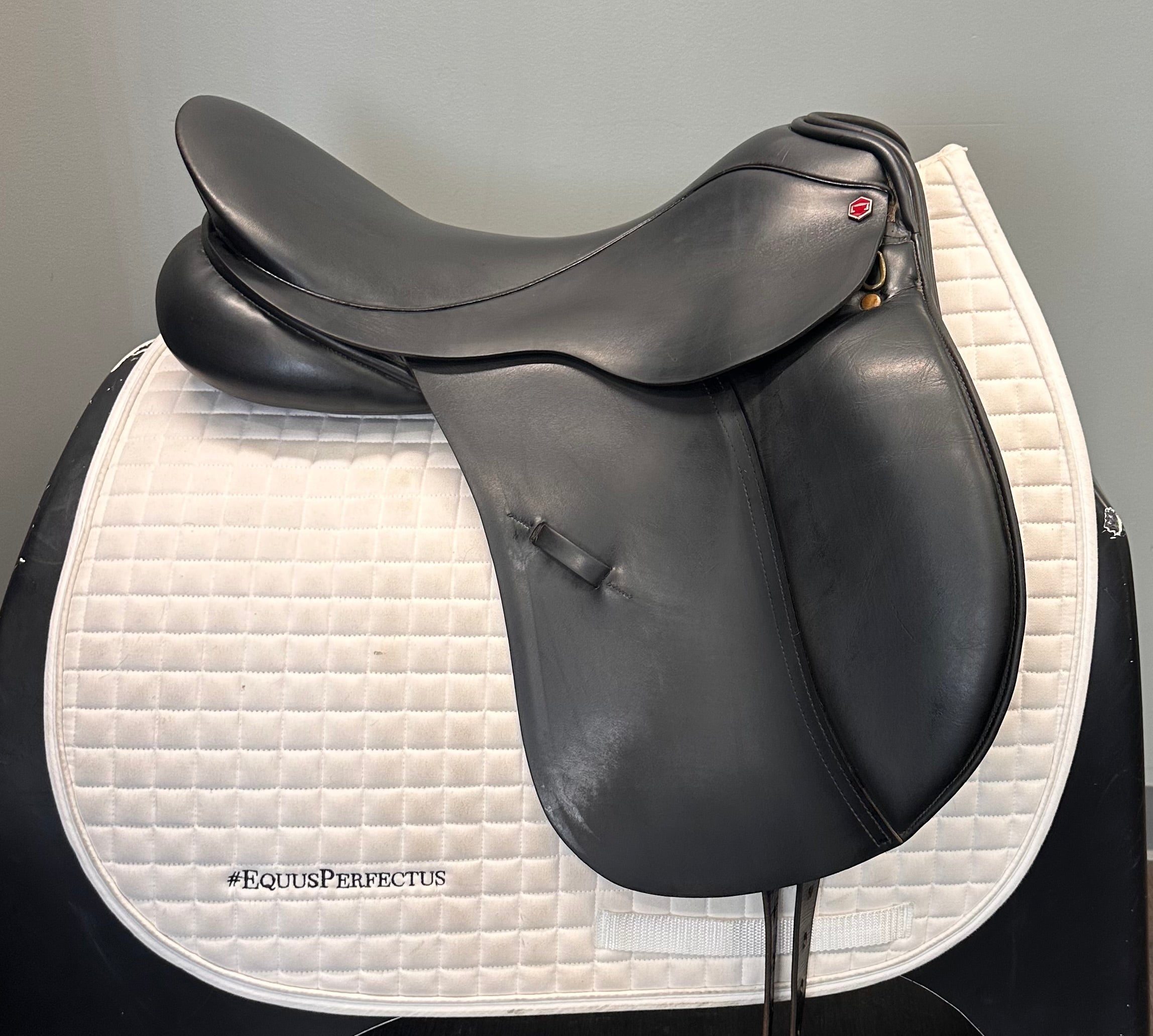 Used Albion Dressage Saddle 18.5" Medium Tree