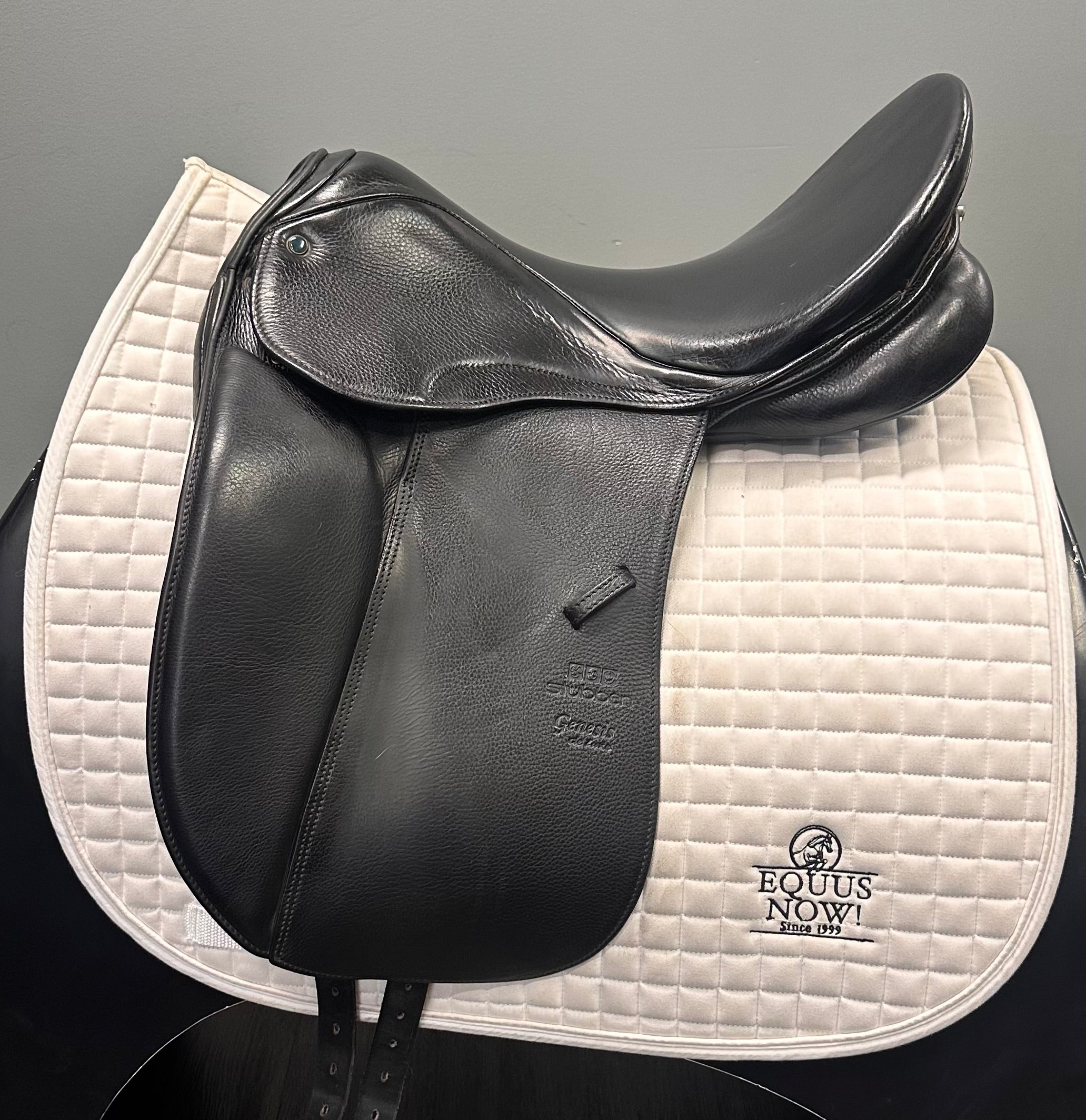 Used Stubben Genesis Deluxe Dressage Saddle 17.5" Wide Tree