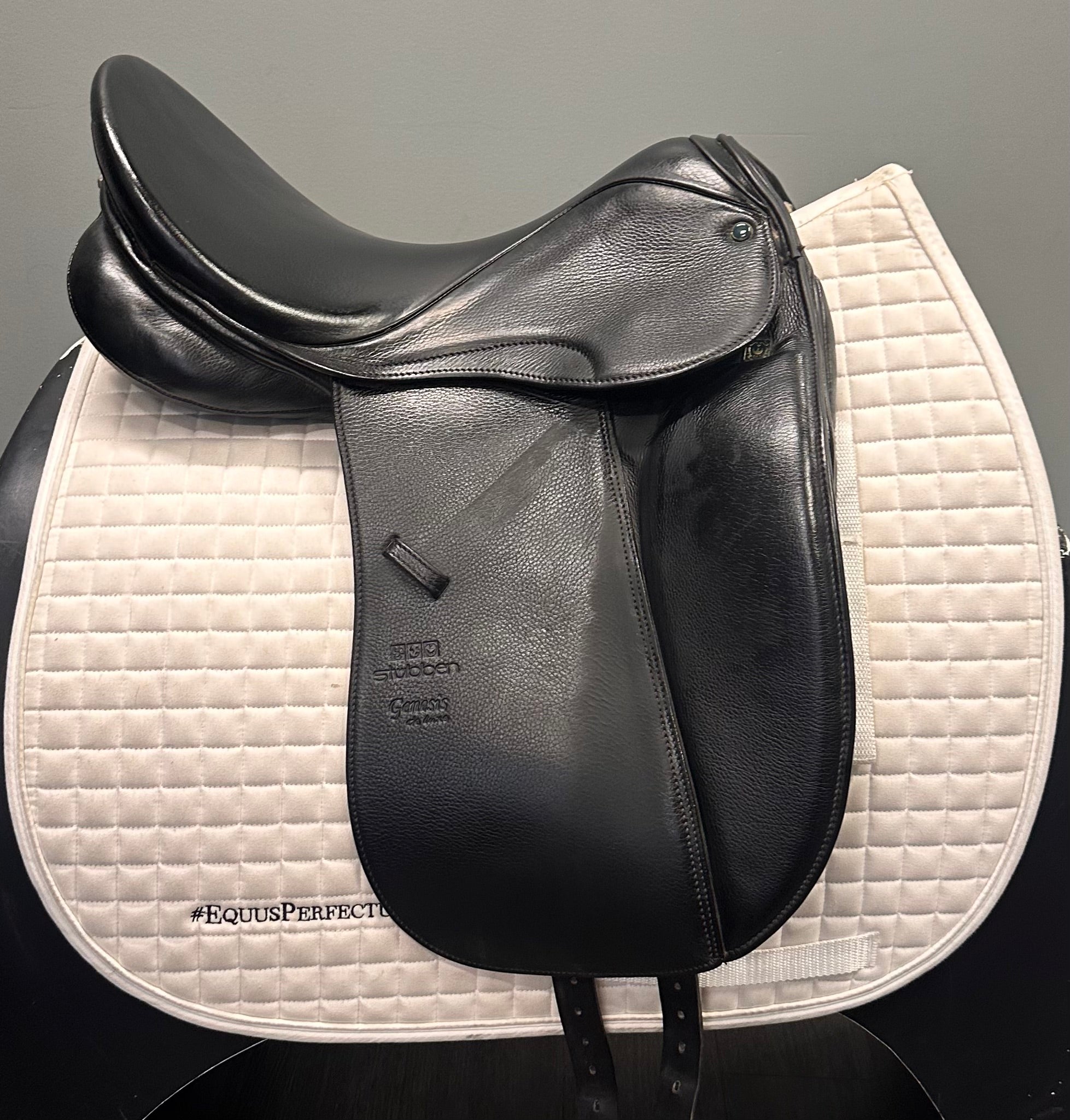 Used Stubben Genesis Deluxe Dressage Saddle 17.5" Wide Tree