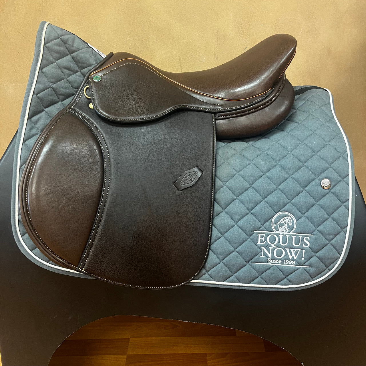 Used HDR Pro A/O Jump Saddle 16" Wide Tree - sku to order - 8000302