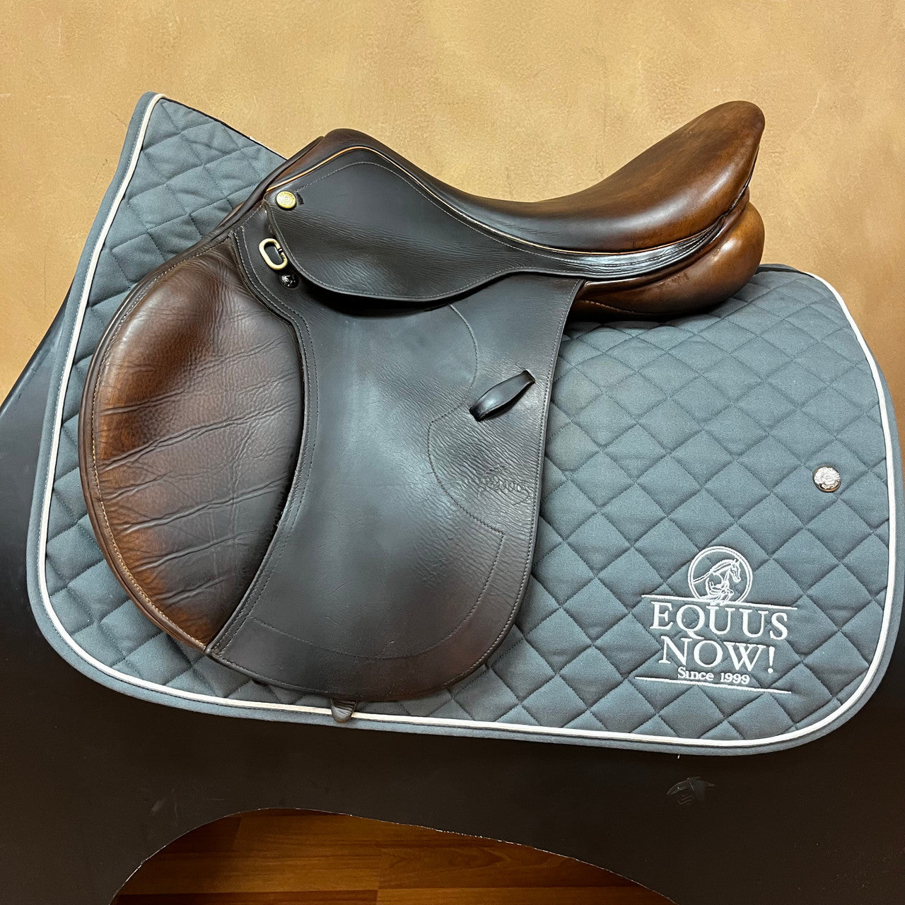 Used Pessoa Heritage Jump Saddle 16.5" Adjustable Tree - sku to order - 8000308