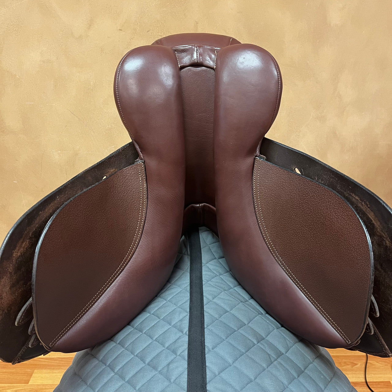 Used HDR Advantage Jump Saddle 15" Medium Tree - sku to order - 8000310