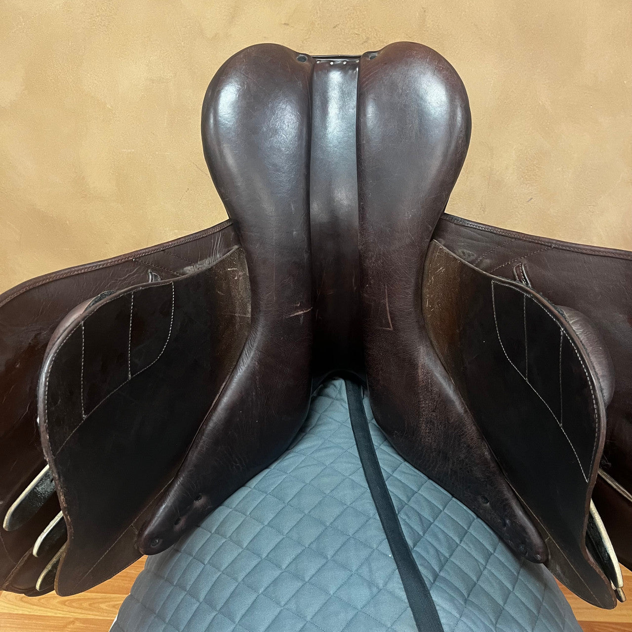 Used M Toulouse Merina Jump Saddle 17.5" Medium Tree - sku to order - 8000311