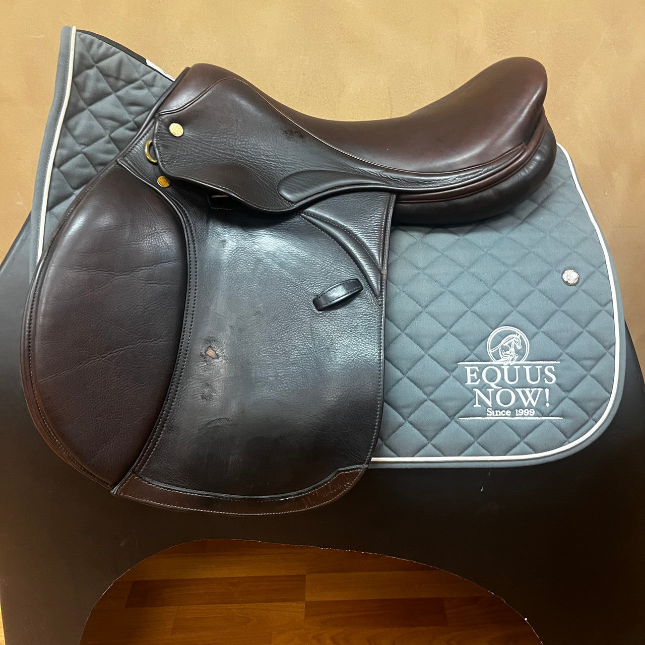 Used M Toulouse Merina Jump Saddle 17.5" Medium Tree - sku to order - 8000311