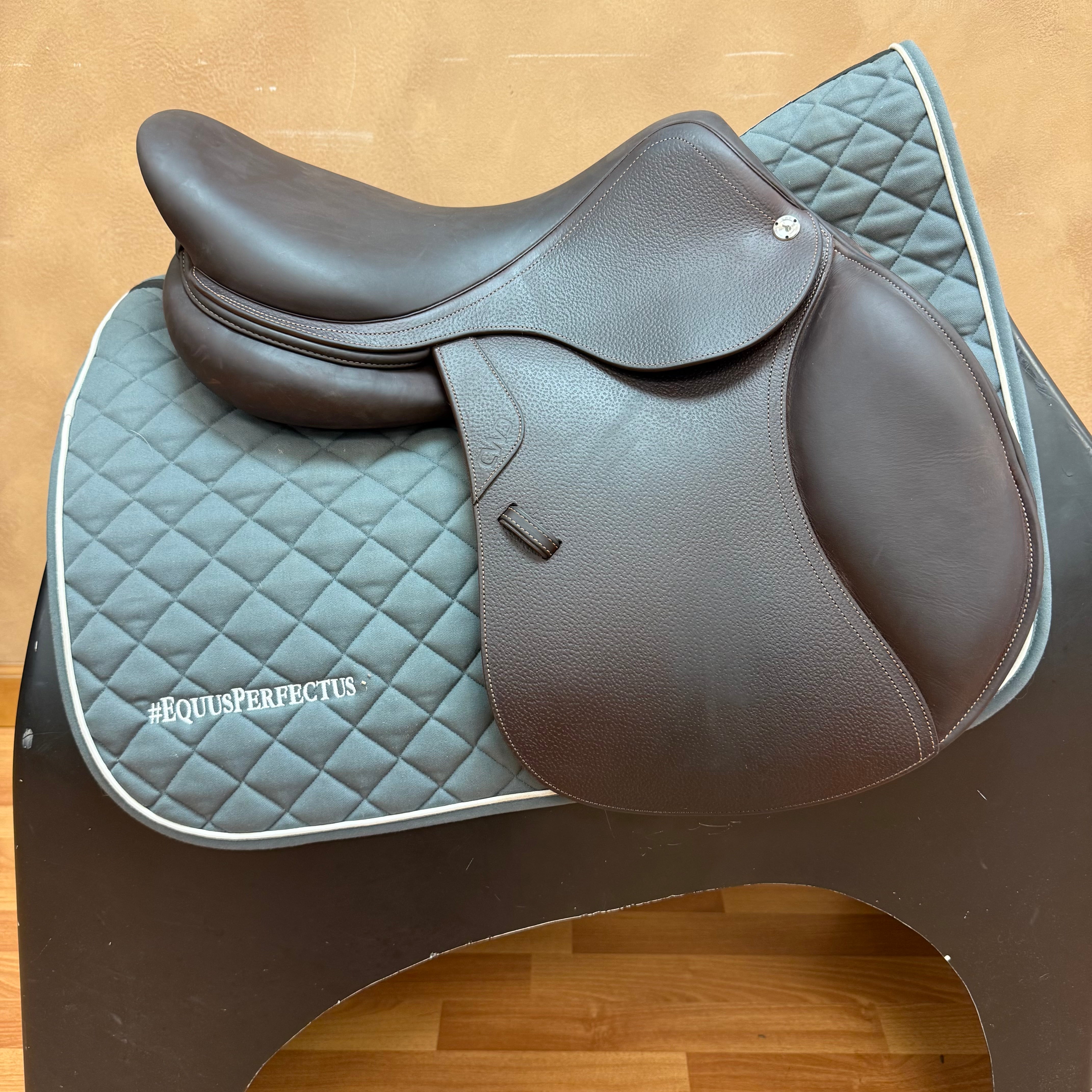 Used CWD SE02 Jump Saddle 17.5" Medium Tree