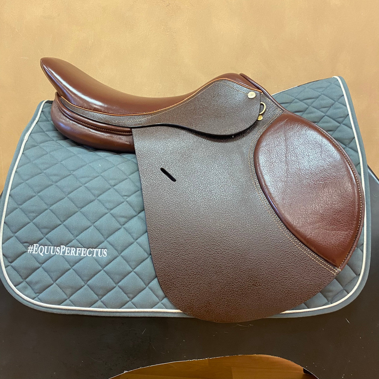 Used HDR Advantage Jump Saddle 17.5 Inch Medium Tree - sku to order - 9000308