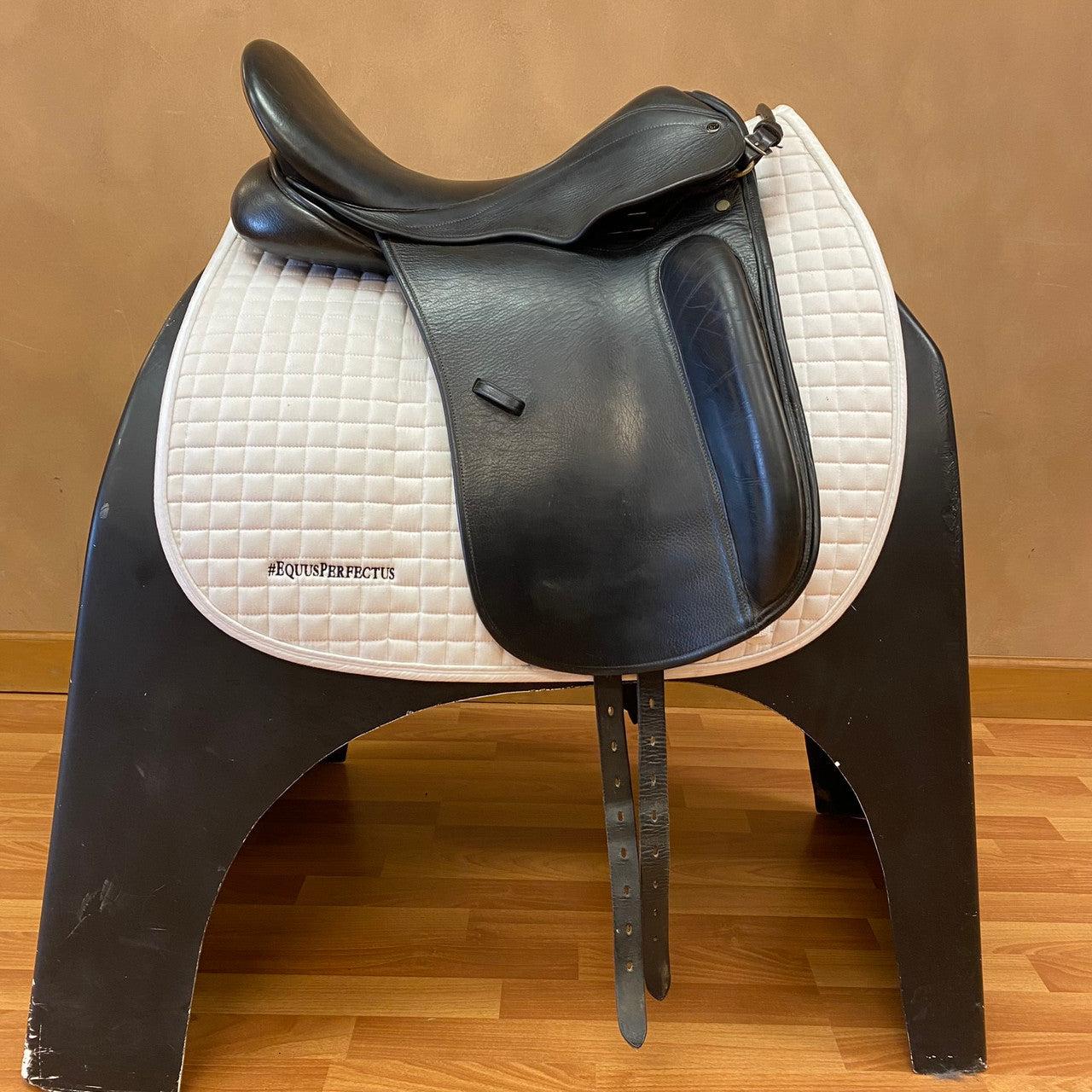 Used County Perfection Dressage Saddle 17.5 Inch Medium Tree - sku to order - 9000312