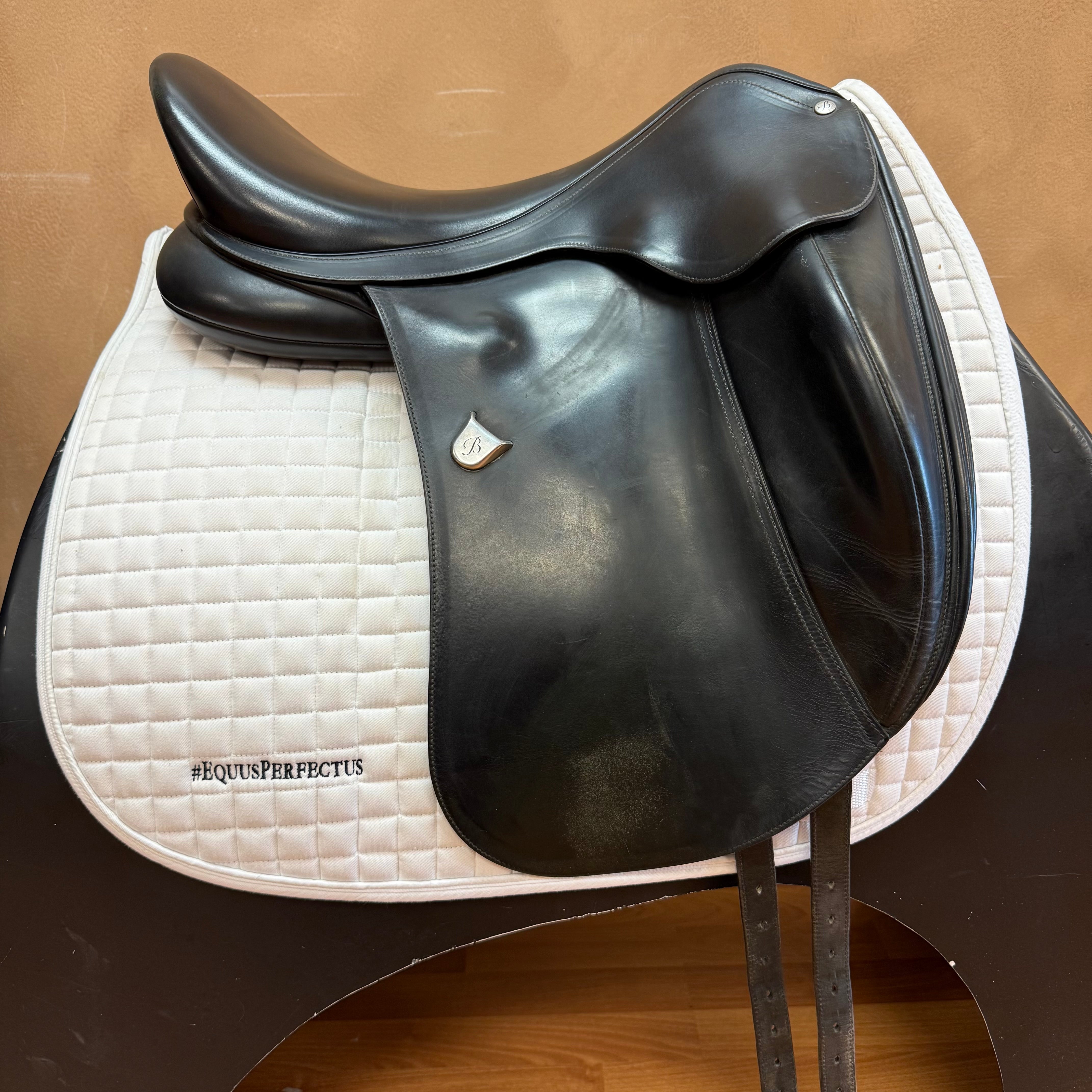 Used Bates Innova Dressage Saddle 18.5" Medium Tree