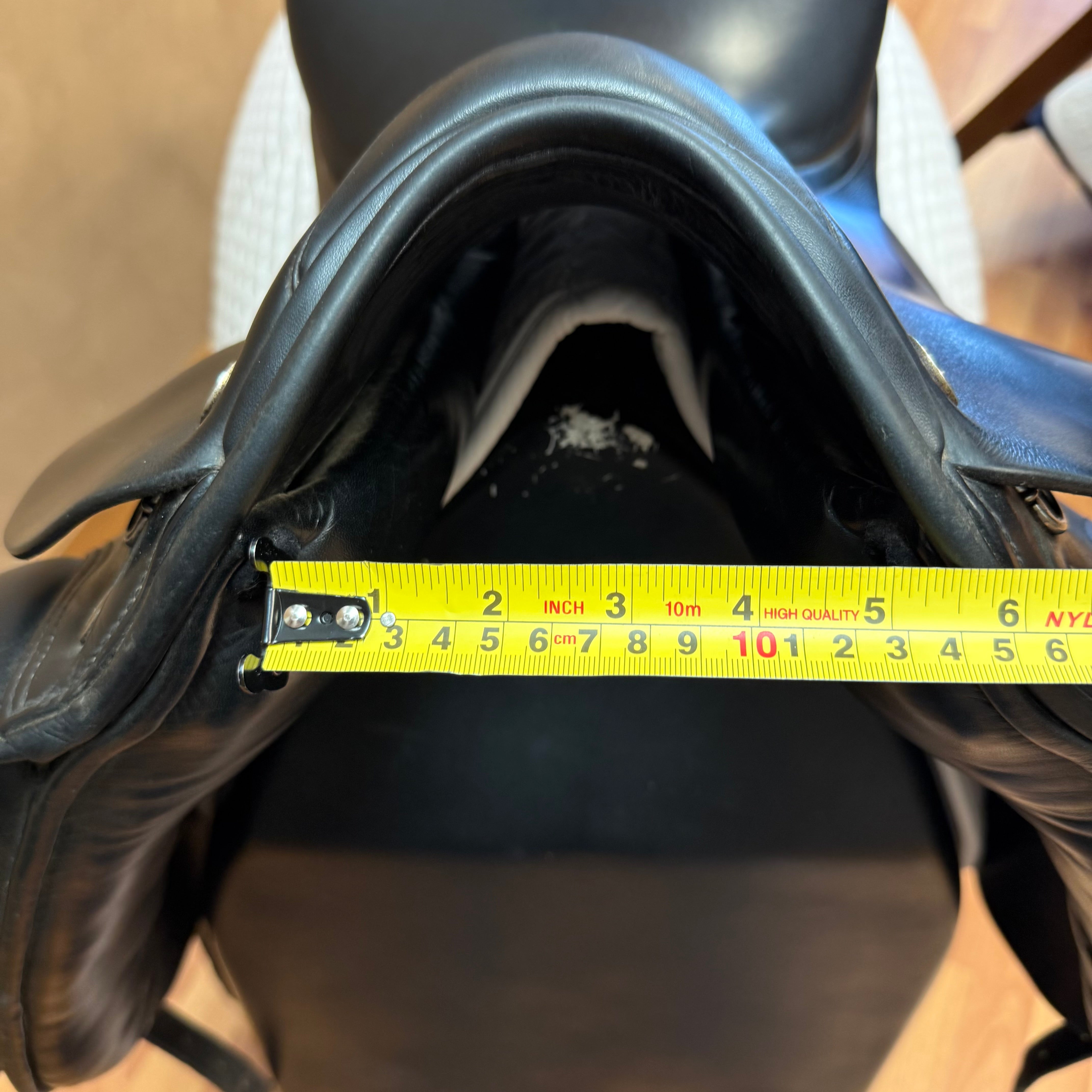 Used Prestige Top Dressage Saddle 18" Medium Wide Tree