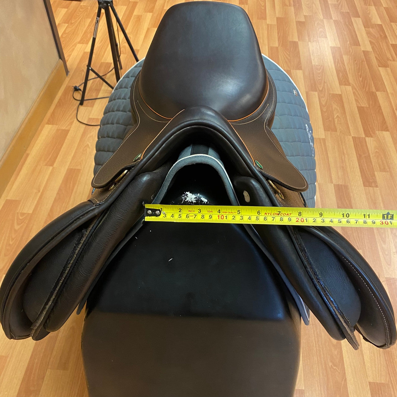 Used HDR Memor-X Close Contact Saddle 17" Medium Wide Tree - sku to order - 9000325