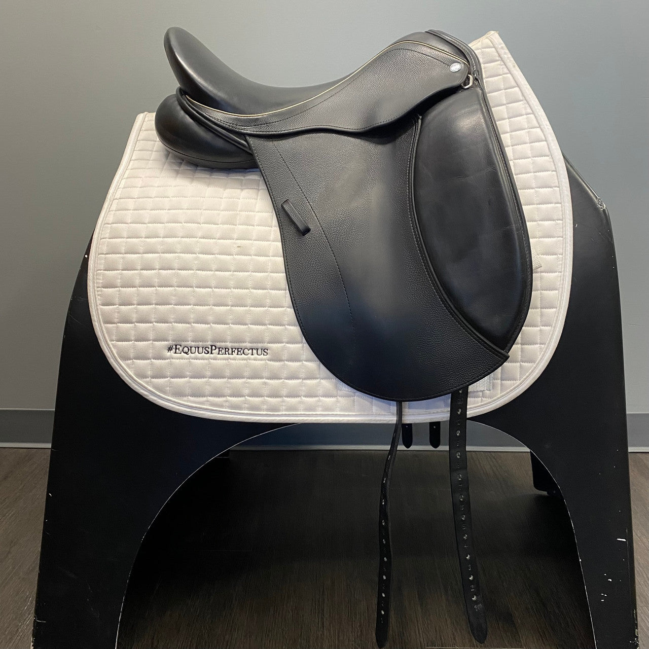 Used Borne Rebalance Dressage Saddle 17.5" Medium Wide Tree - sku to order - 4002966