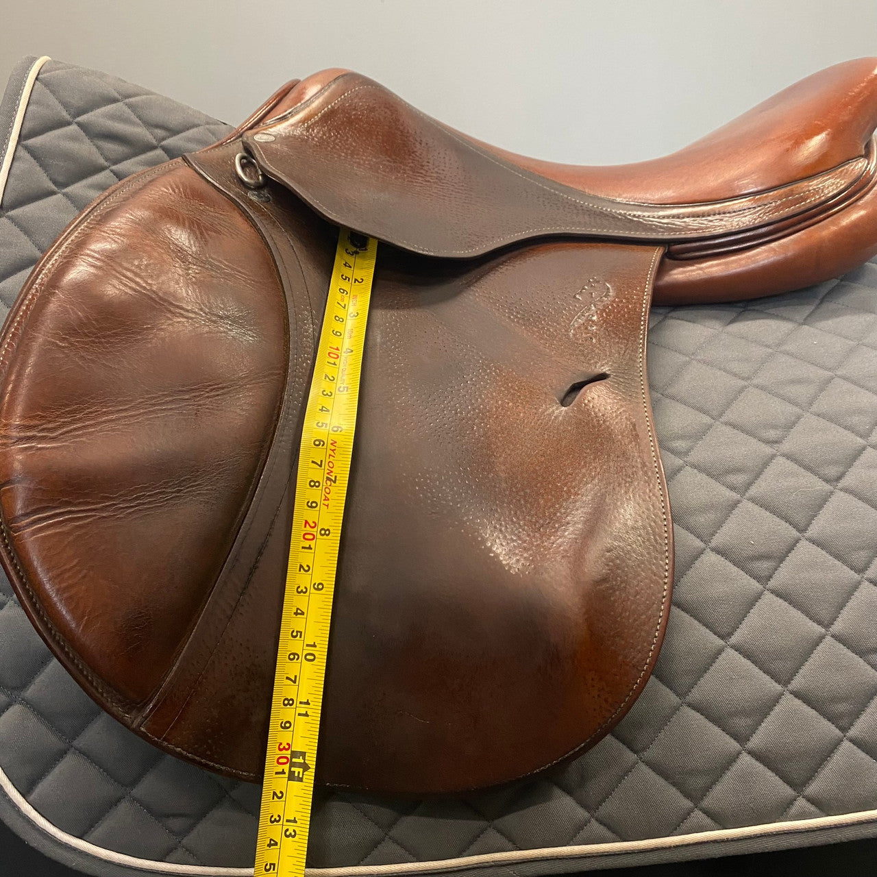 Used Antares Close Contact Jump Saddle 17.5" Medium Tree - sku to order - 4002978