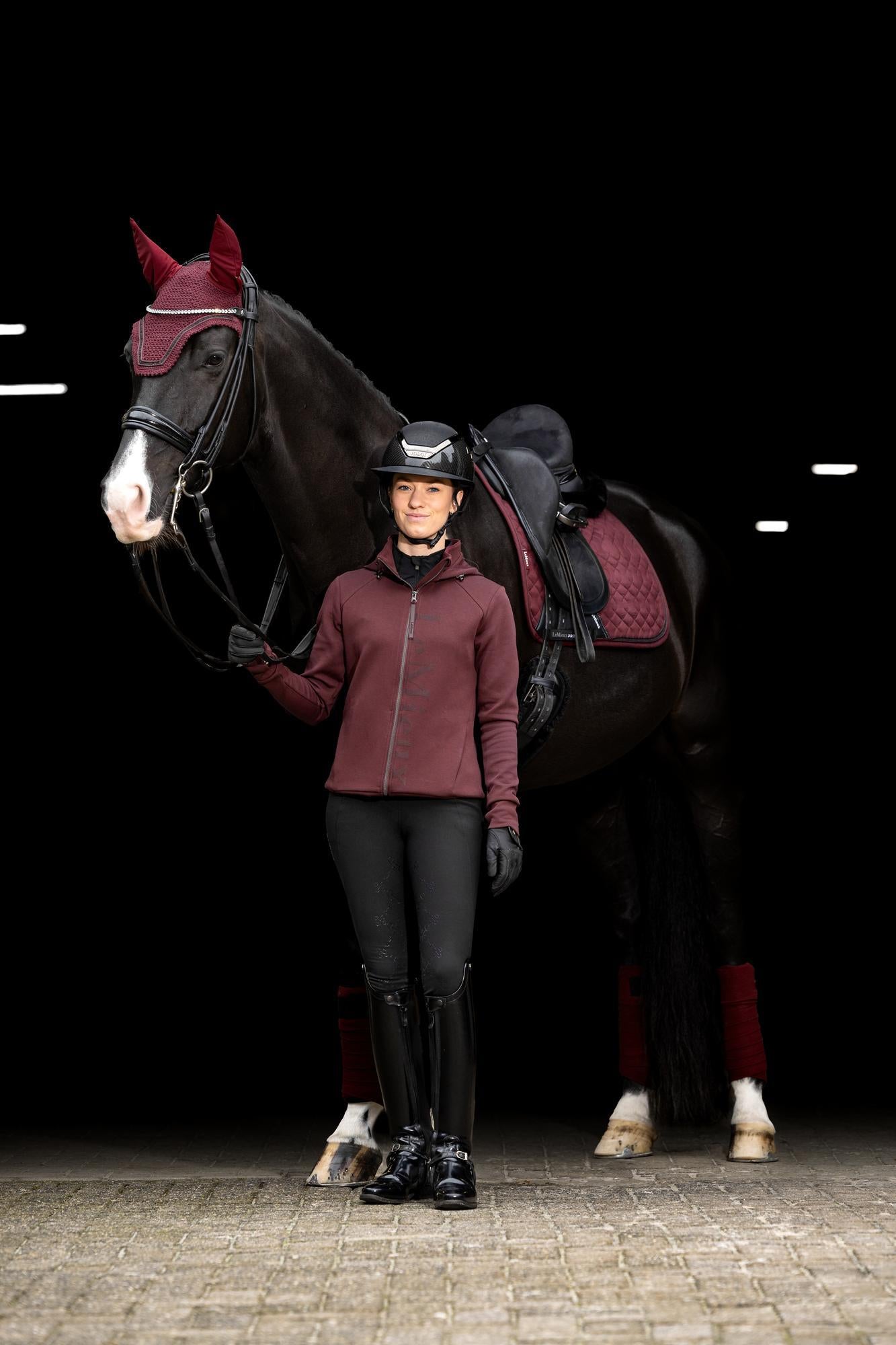 #color_burgundy