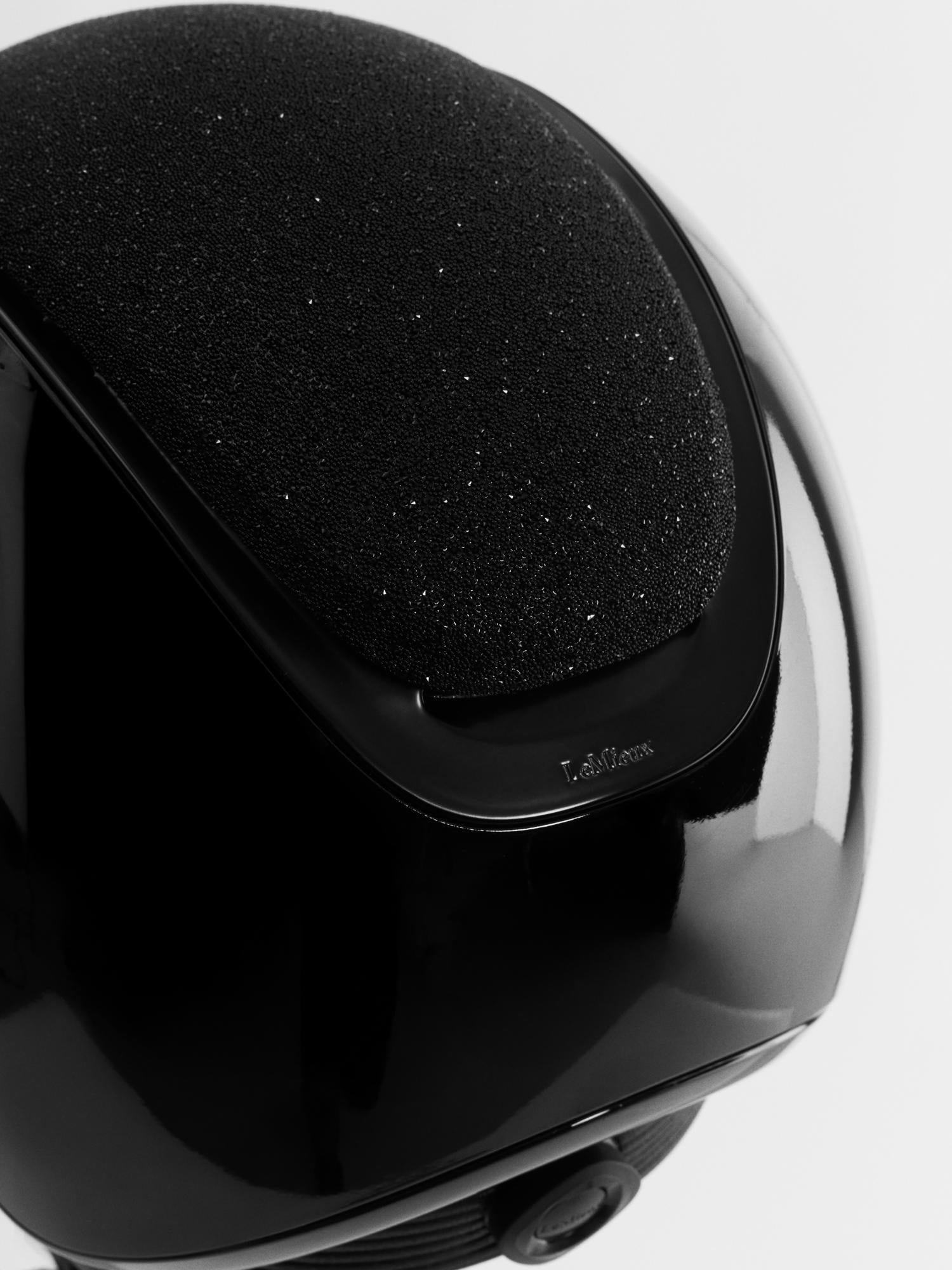 #color_brilliance black