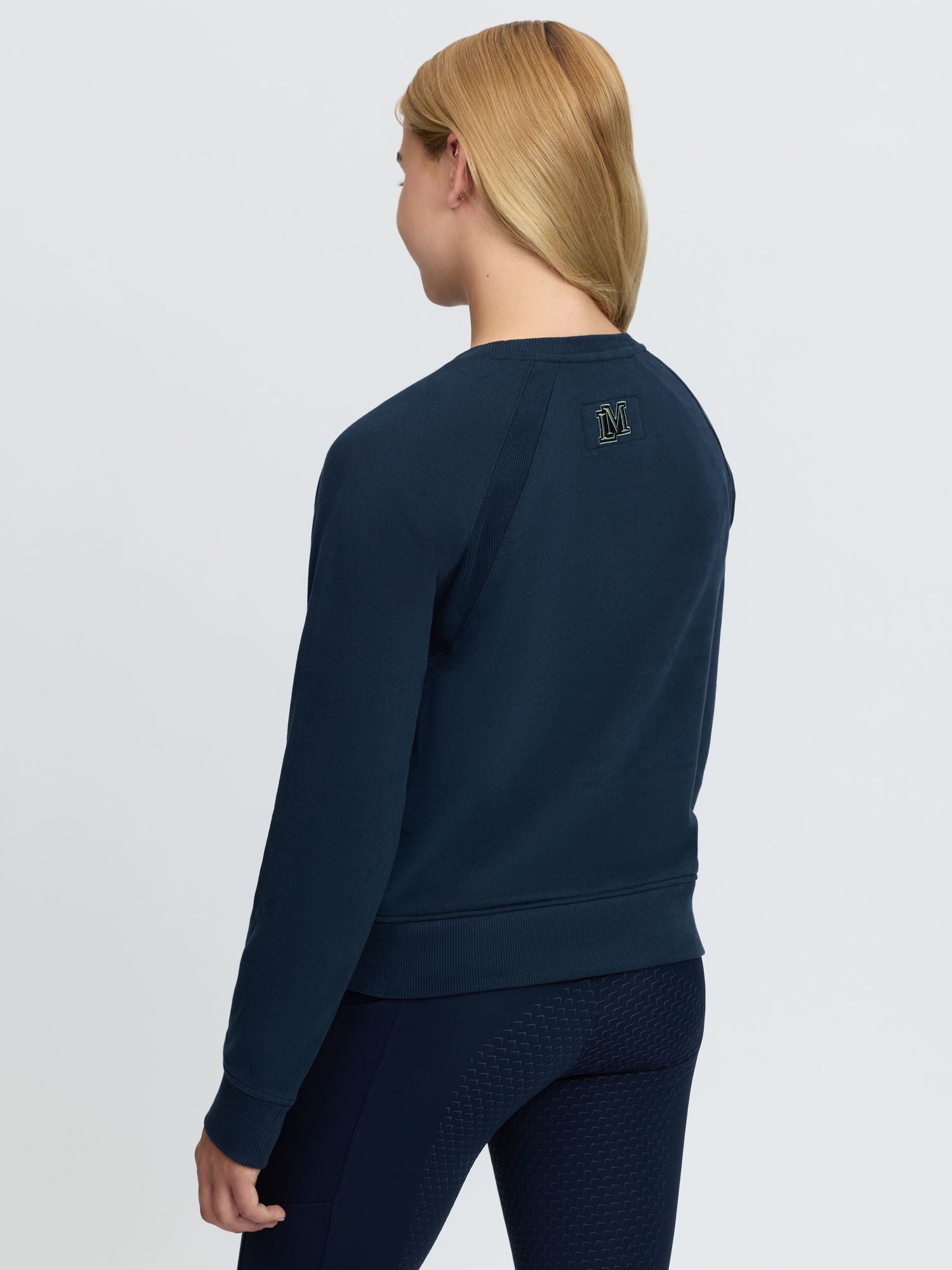 #color_navy