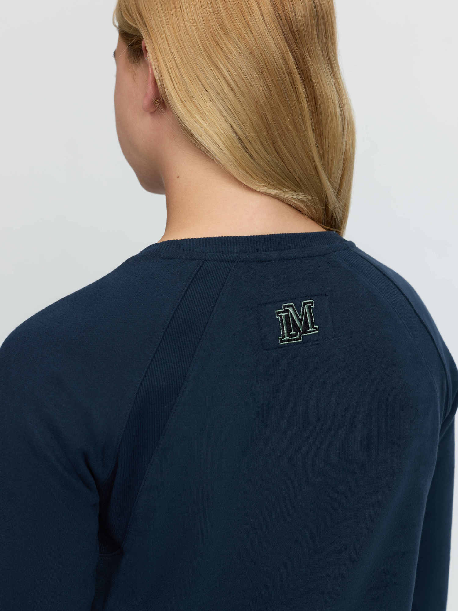 #color_navy