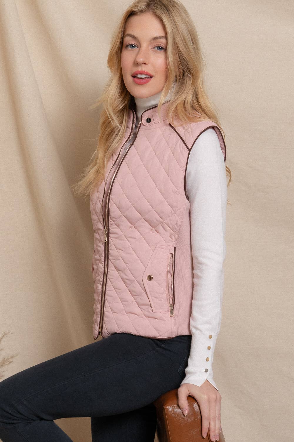Quilted Padding Vest w/ Suede Piping