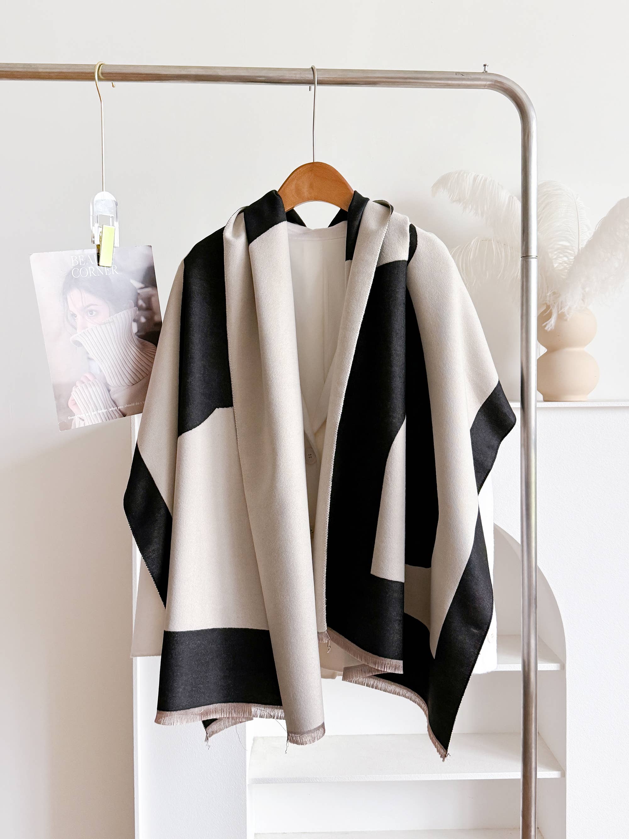 Winding River - Equestrian Black / White Equine Shadow Reversible Wrap