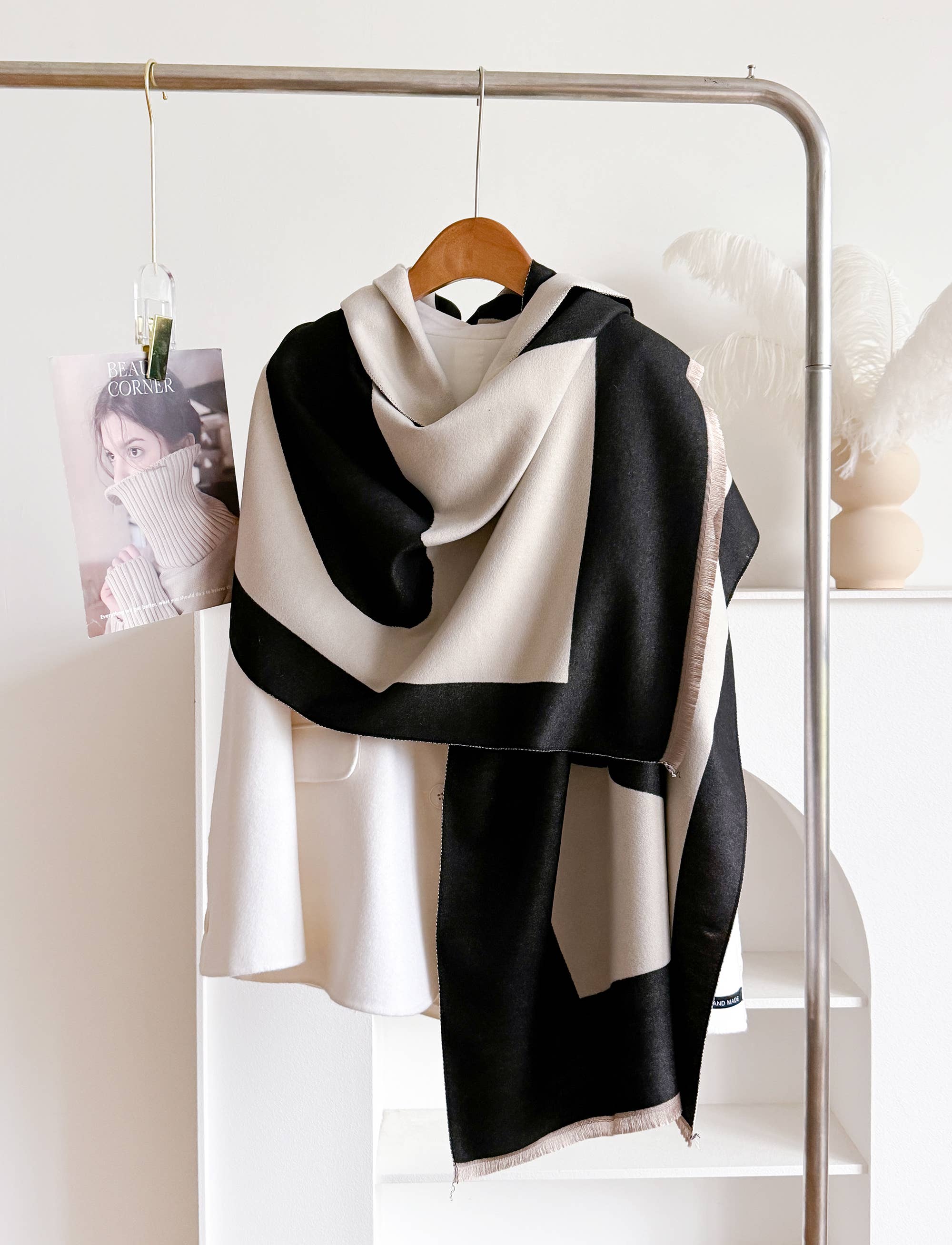 Winding River - Equestrian Black / White Equine Shadow Reversible Wrap