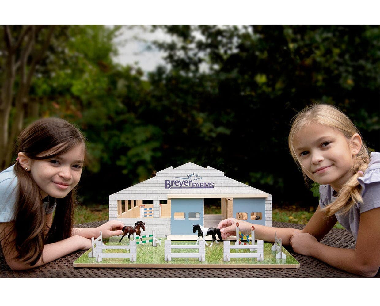 Breyer Deluxe Arena Stable - sku to order - 104499