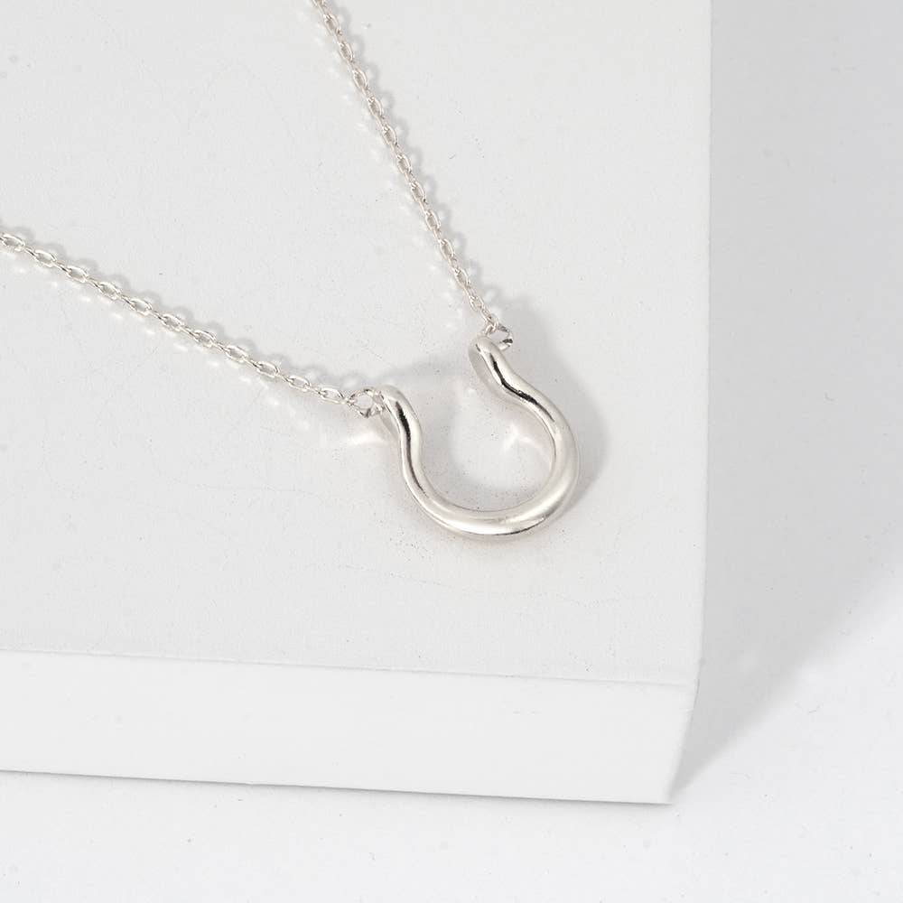 HORSESHOE SPIRIT PENDANT NECKLACE