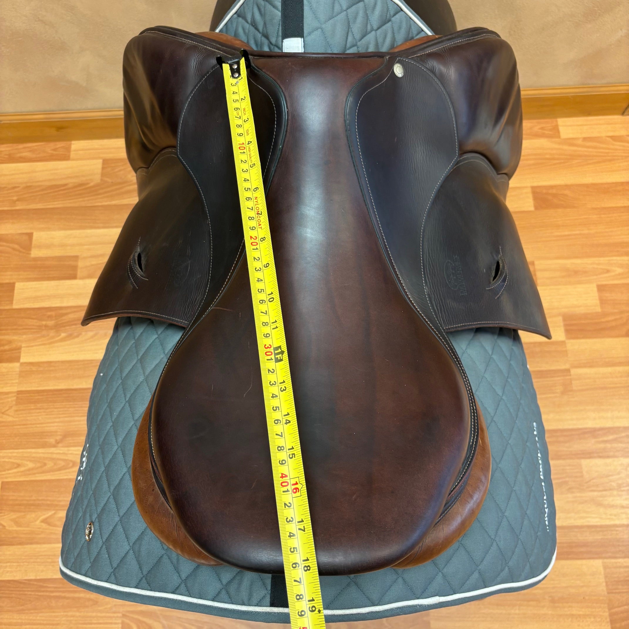 Used Decoucoux Oldara Jump Saddle 18.5" Medium Wide Tree