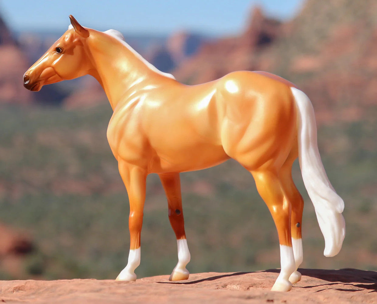 Breyer Ideal Series Palomino Horse - sku to order - 113493